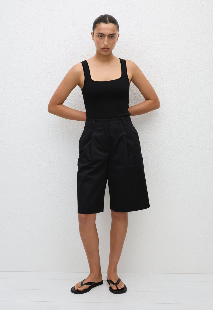 Long Chino Short - Black - Matteau