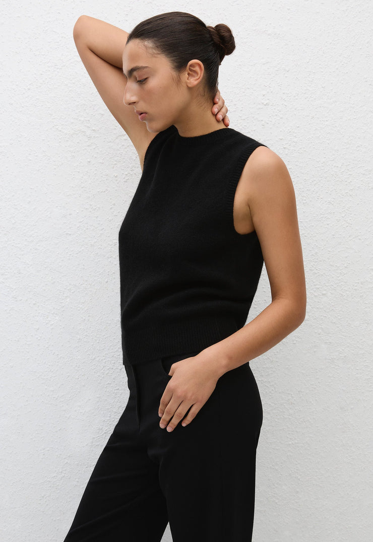 Cashmere Crew Vest - Black - Matteau