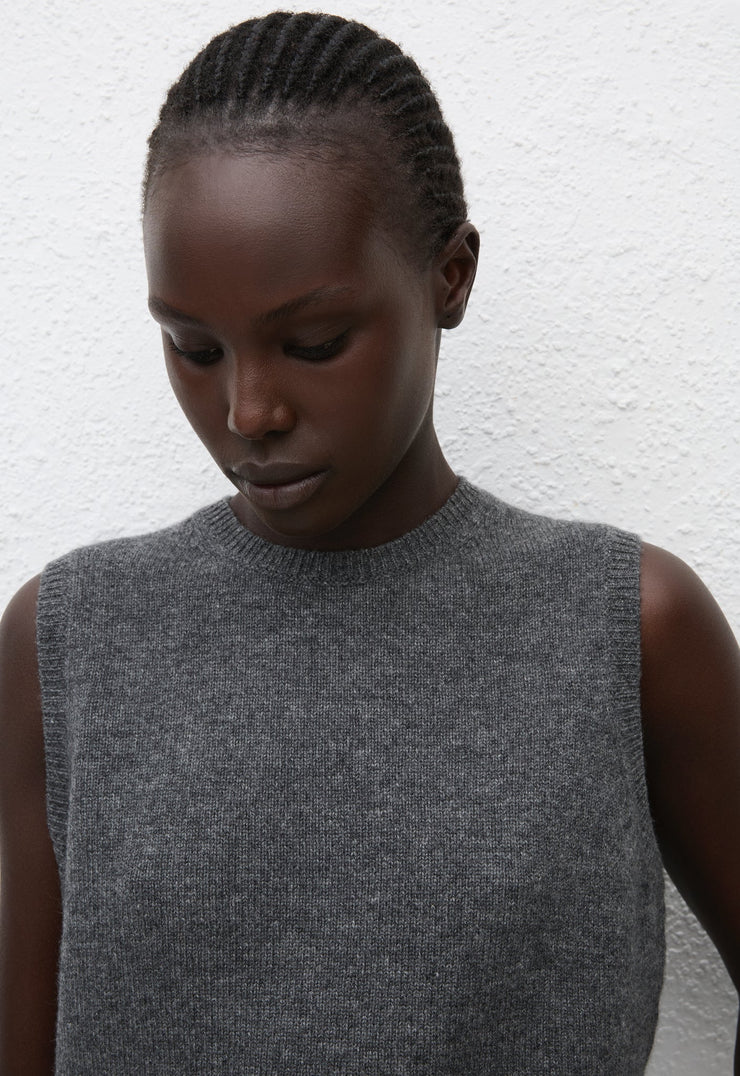 Cashmere Crew Vest - Charcoal - Matteau