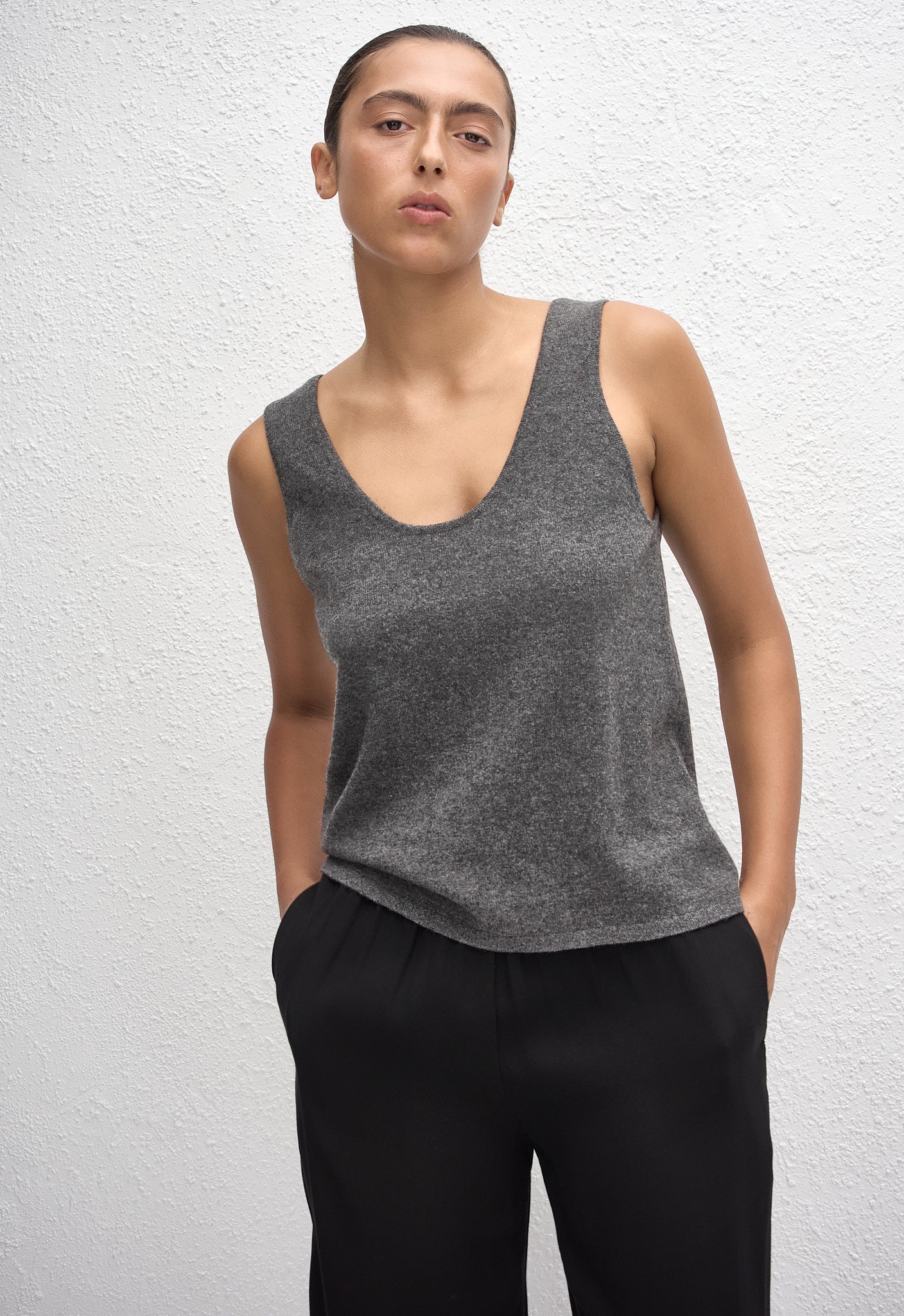 Cashmere Tank - Charcoal - Matteau