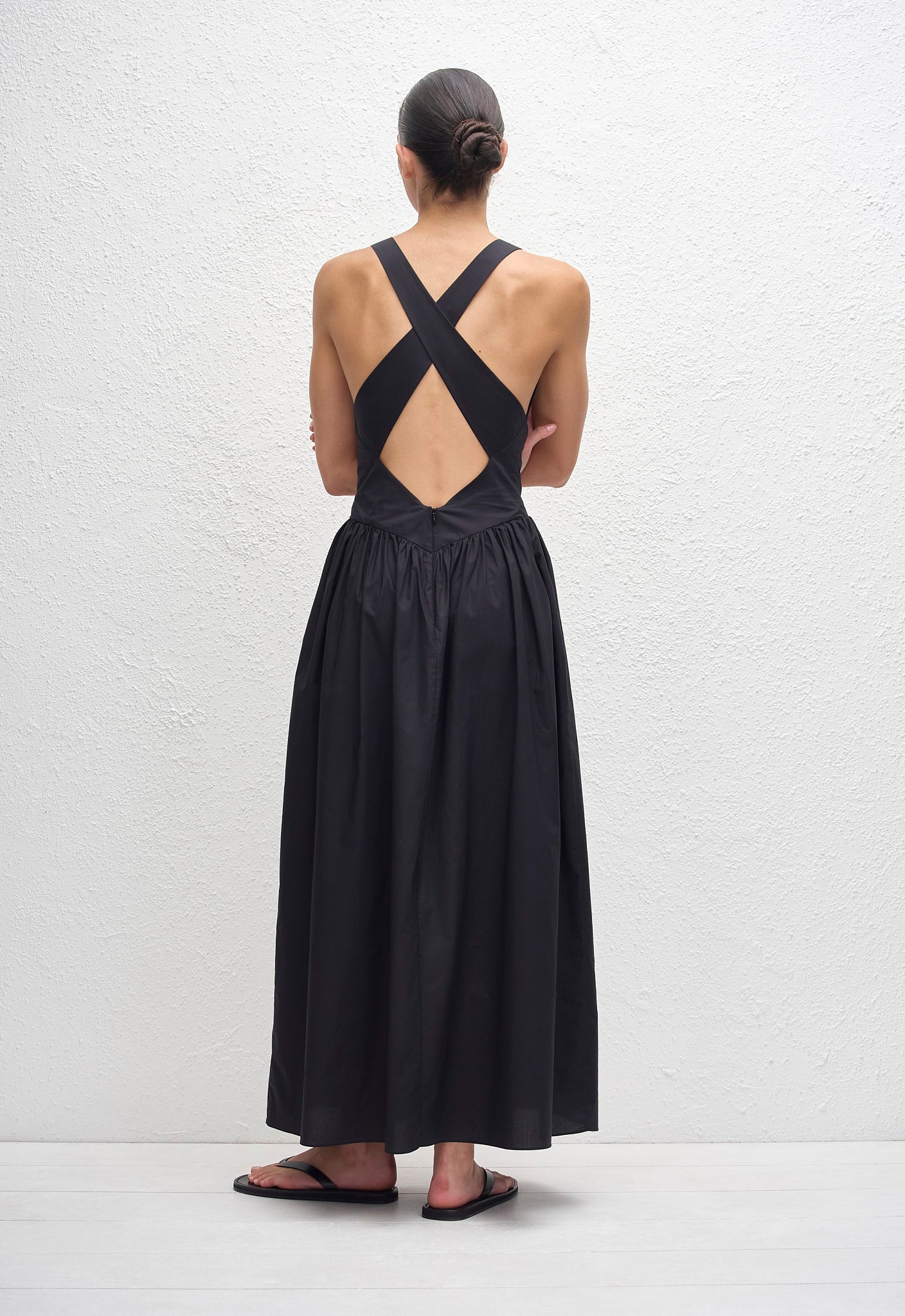 Crossback Plunge Dress - Black - Matteau
