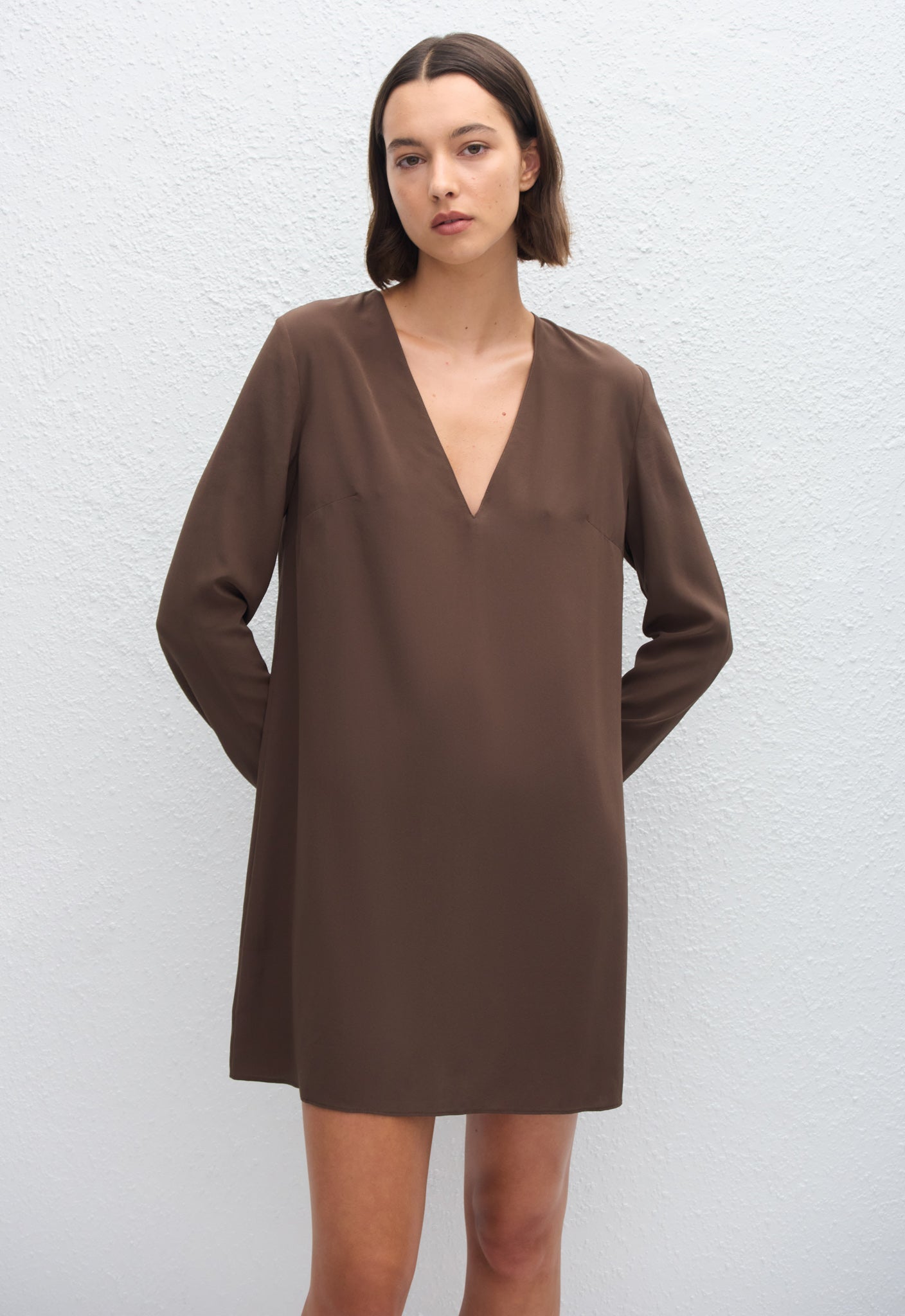 ワンピース Matteau Deep V-neck mini dress Deep V Mini Dress - Truffle - Matteau