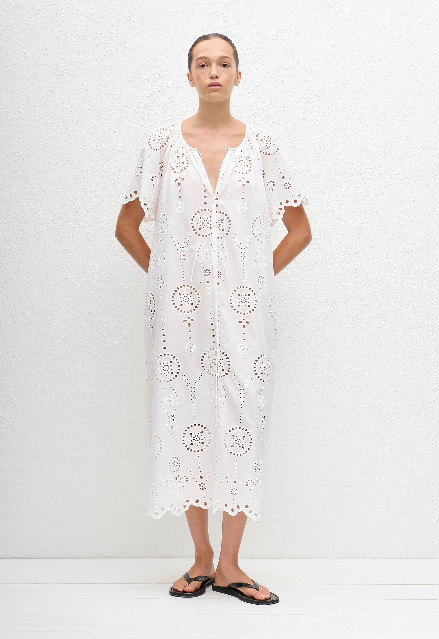 Relaxed Broderie Dress - White - Matteau