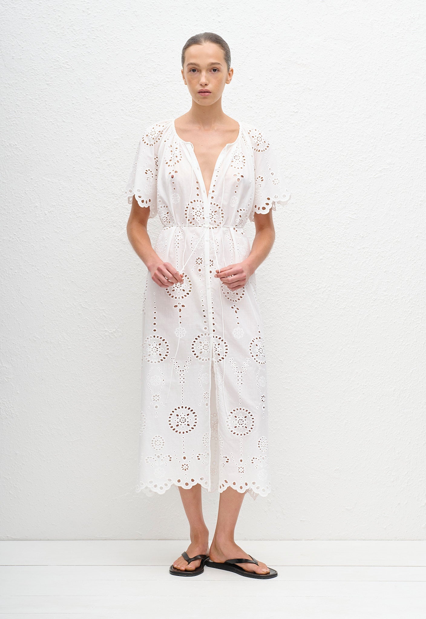 Relaxed Broderie Dress - White - Matteau