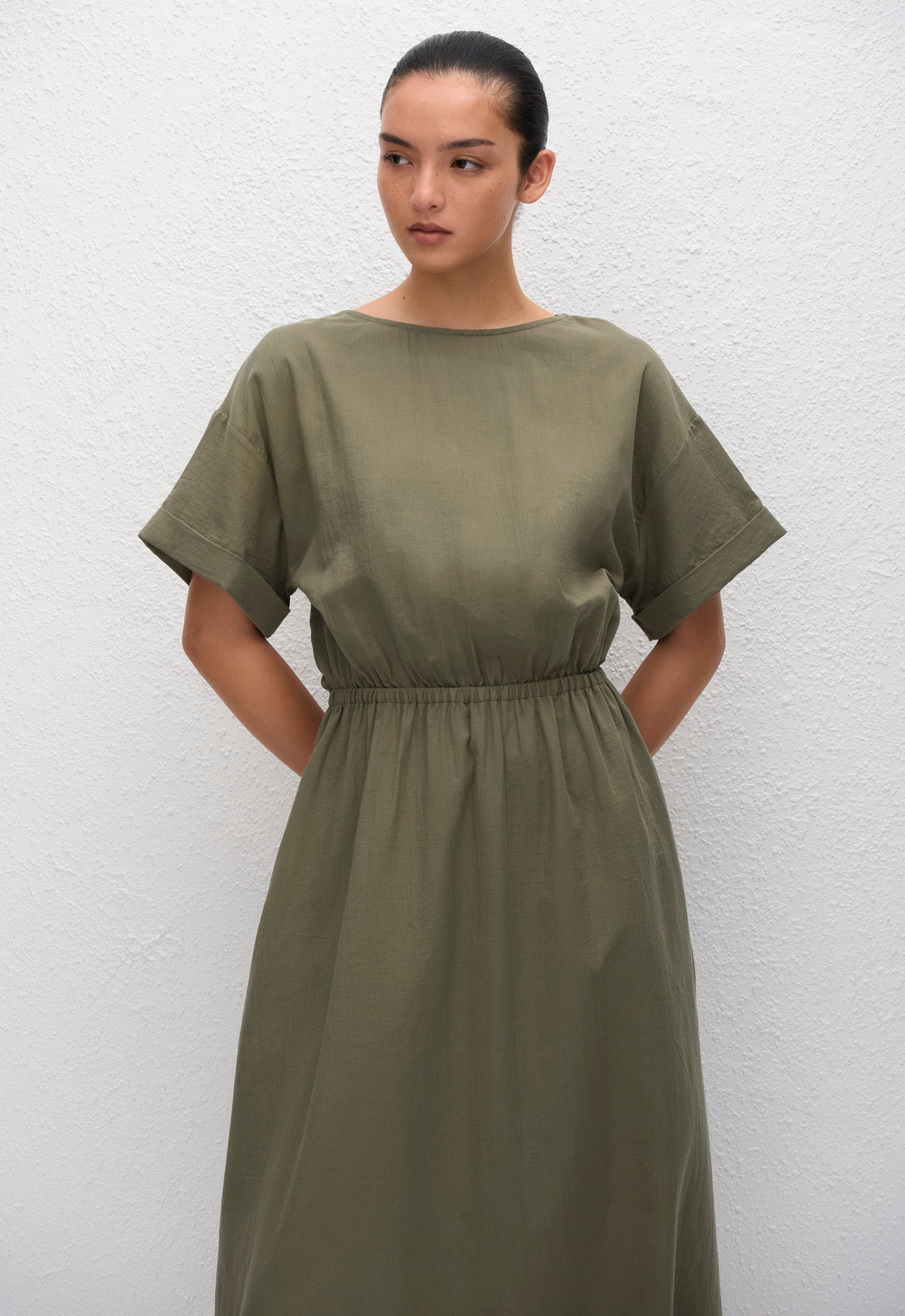 Relaxed Tee Midi Dress - Khaki - Matteau