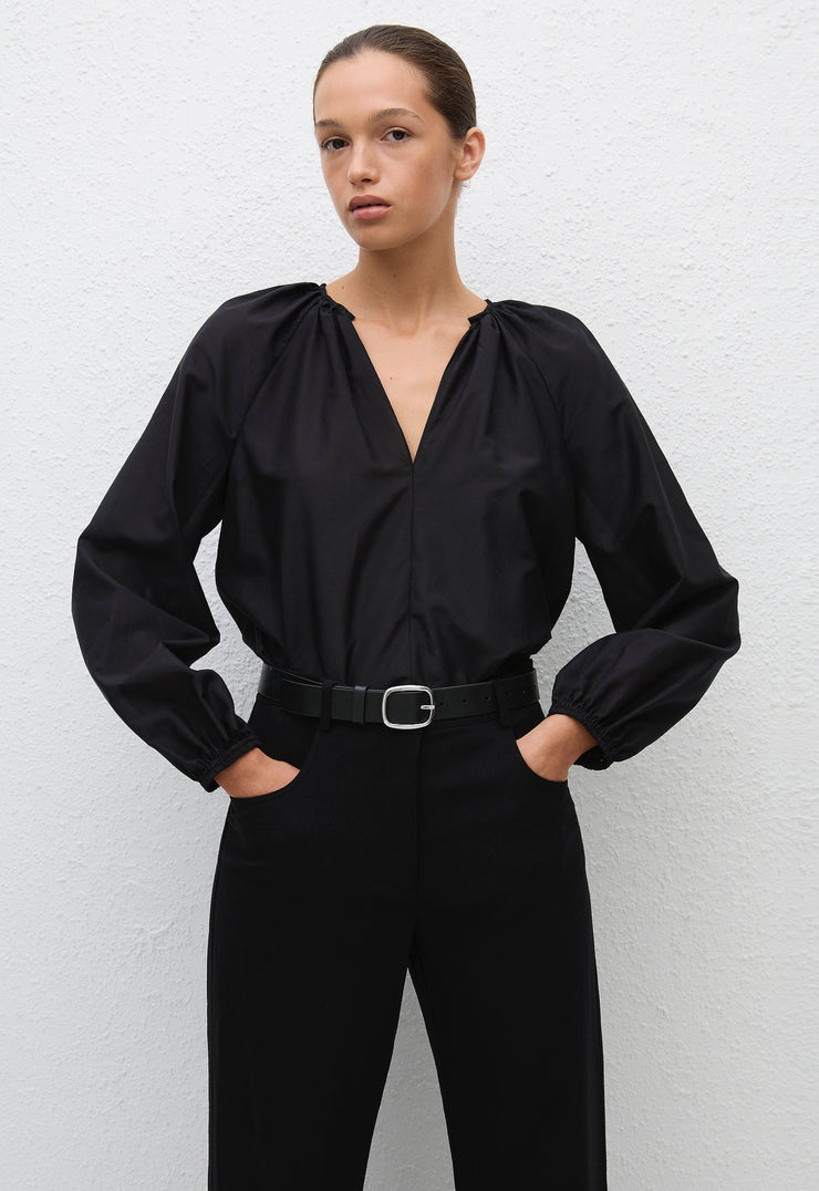 Voluminous Blouse - Black - Matteau