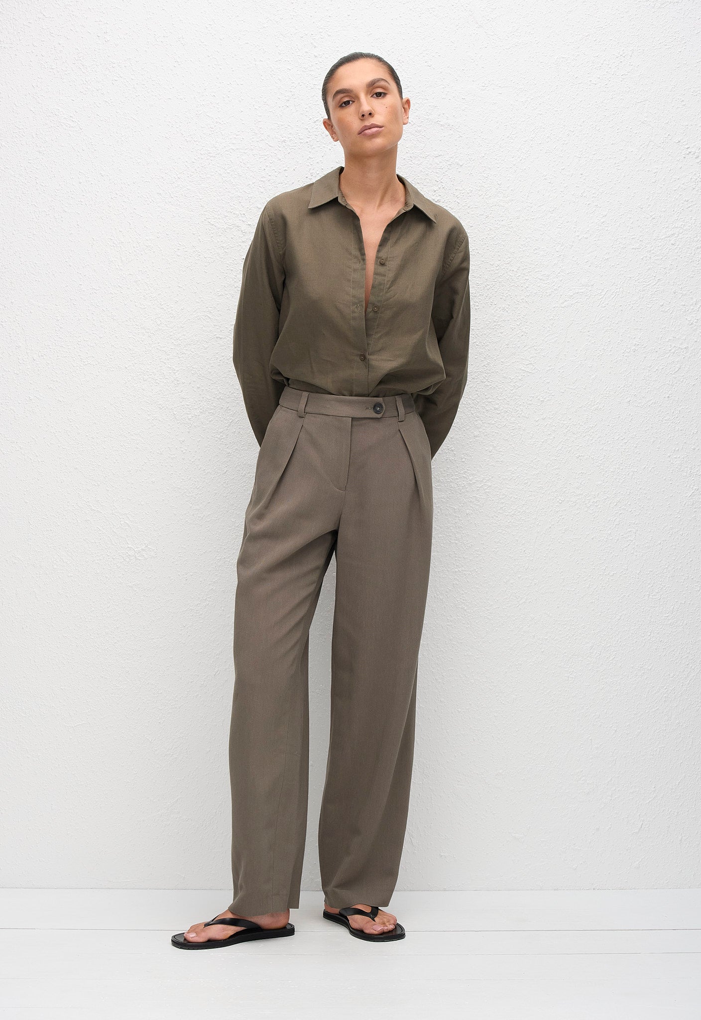 Tailored Pleat Trouser - Myrtle - Matteau